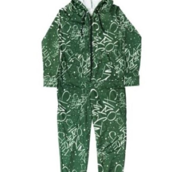 ARIANA GRANDE GREEN CHRISTMAS AND CHILL ONESIE - Picture 1 of 4